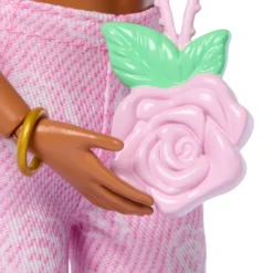 Barbie Deluxe Style Muñeca nº 12 con Top Corto de Denim Rosa y Vaqueros Acampanados