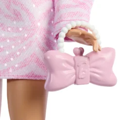 Barbie Deluxe Style Muñeca nº 9 Rubia con Conjunto Chaqueta y Falda Vaquera Rosa