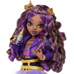 Monster High Muñeca Clawdeen Wolf con Falda de Pelo, Mascota Crescent y 7 Accesorios