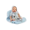 Muñecas Guca Bebé Reborn Alexis con Pelele Blanco y Azul, Capota, Calcetines y Mantita