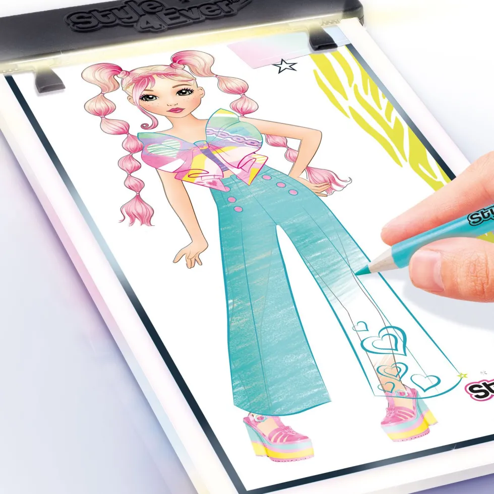 Style 4 Ever Fashion Designer Light-Up Pad
